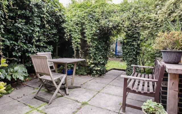 Spacious 3 Bedroom House in Clapton