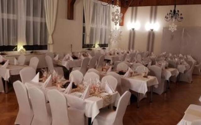 Ow Meduza I Biala Mewa