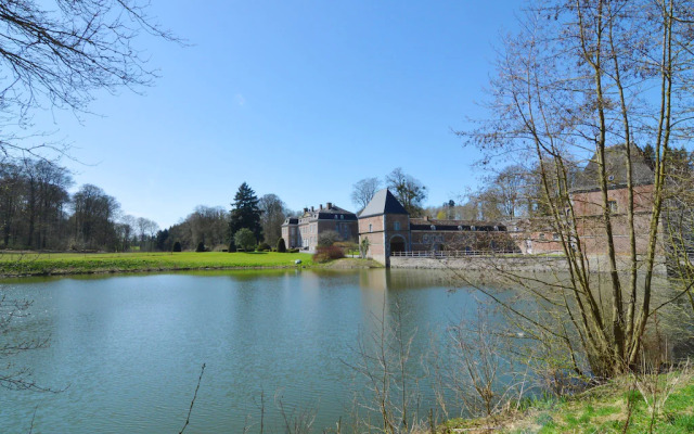 Holiday Home for 10 People set in Castle Grounds