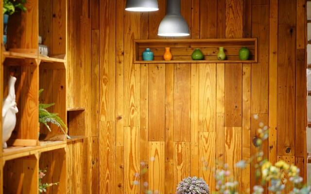 Caza V1 Serviced Apartment
