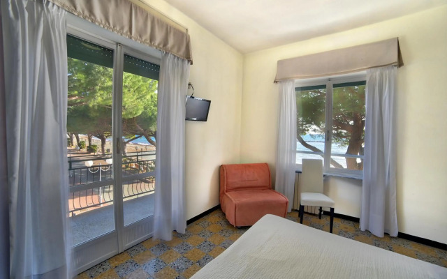 Mayola Hotel