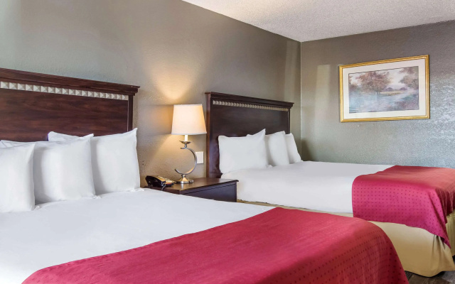 Rodeway Inn Near Hall of Fame