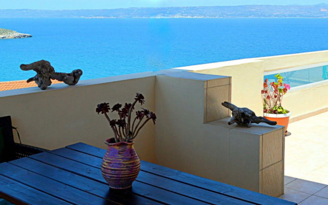 Manos Apartments