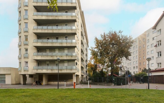 Cozy Apartment Near Airport by Renters