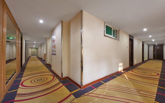 Kaiserdom Hotel China Plaza