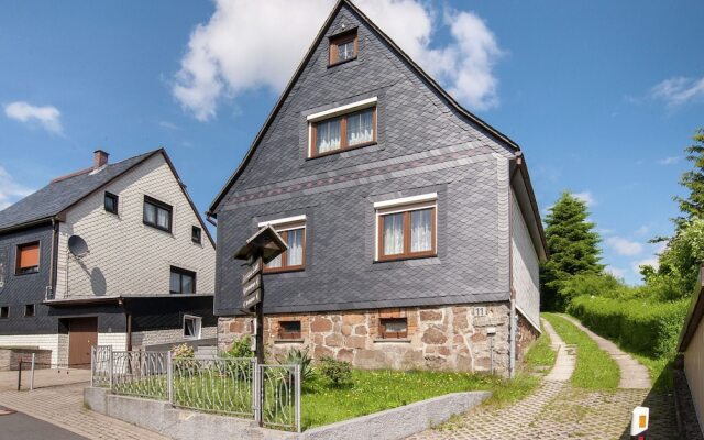 Pretty Holiday Home in Neustadt am Rennsteig Near Ski Area
