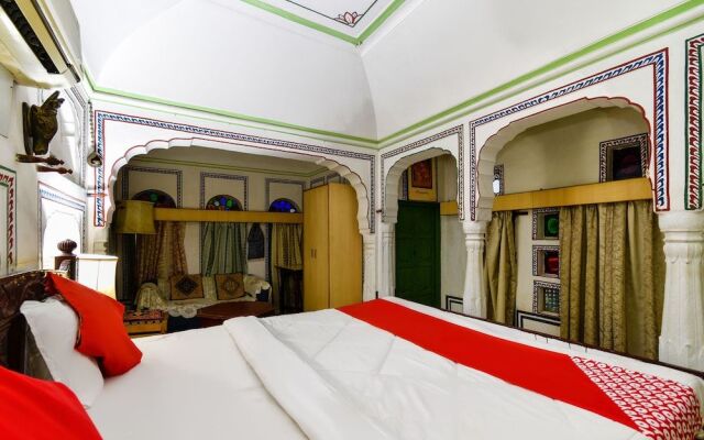 Oyo 46031 Singhasan Haveli