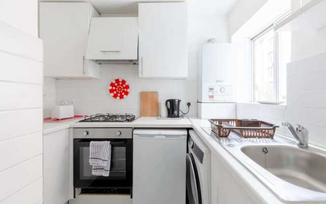 Cosy 1bedroom Flat - 2 Min Walk to Kensington Gardens!