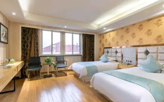 Huating Hotel