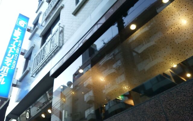 Ueno First City Hotel