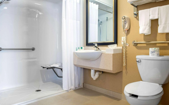 Quality Inn and Suites Petawawa