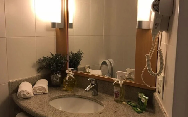 Hotel Oeste Plaza
