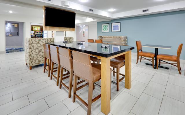 Holiday Inn Express Hotel & Suites Scottsbluff-Gering by IHG