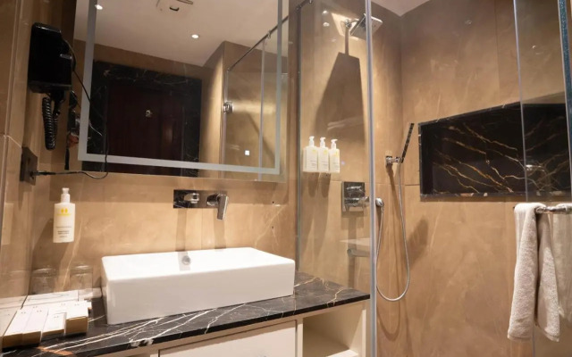 Hanric by Eight Continents Ikshana Luxe