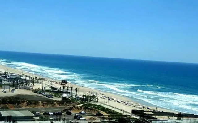 מלון דירות על הים בת ים 39