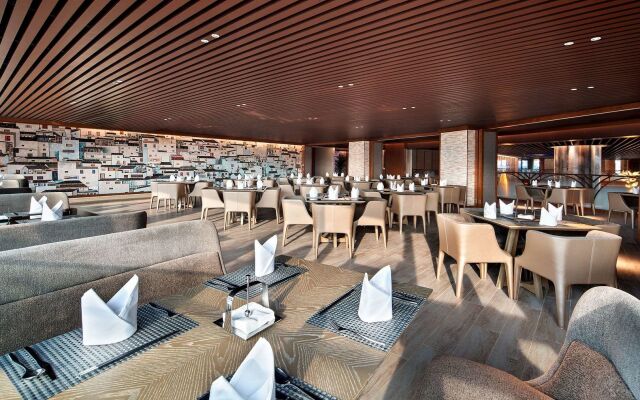 Wyndham Grand Plaza Royale Shuangyue Bay