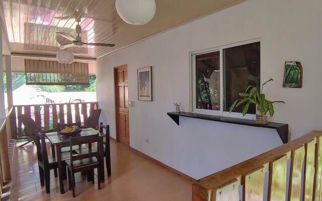 Colibri Surf House & Flats