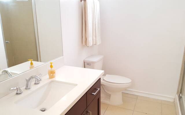 Fully Renovated 1 min. to Melrose Ave.