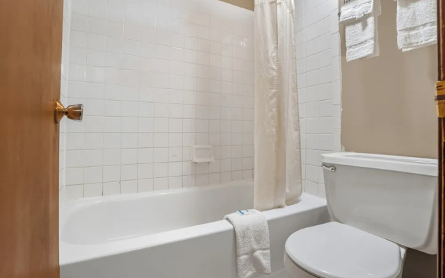 Devils Lake Inn By OYO Near Devils Lake Regional Airport