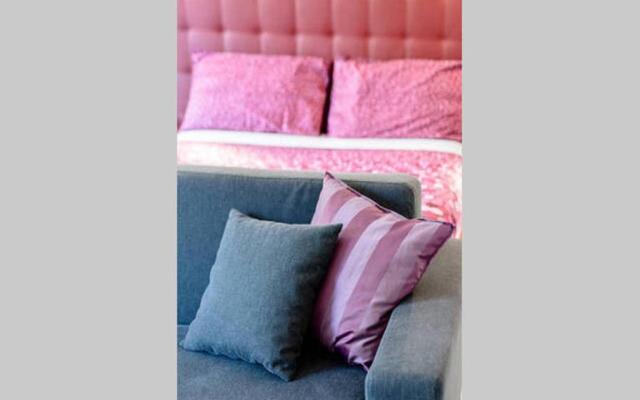 Riviera Luxury Suites B&B