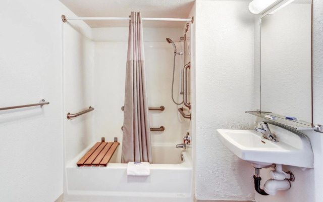 Motel 6 Medford, OR - North