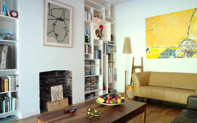 Stunning 5 bed house with private garden
