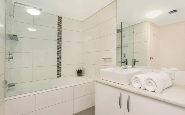 Elouera Tower Beachfront Apartments