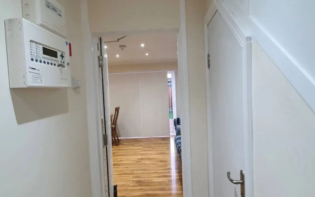 Lovely 5-bed House in Essex