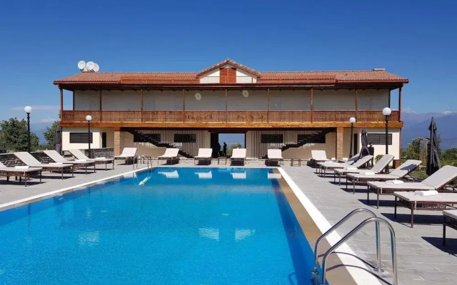 Chateau Mosmieri Resort