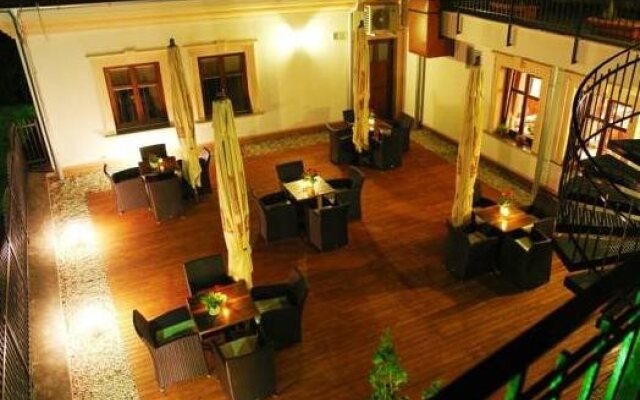 Hotel pod hradom