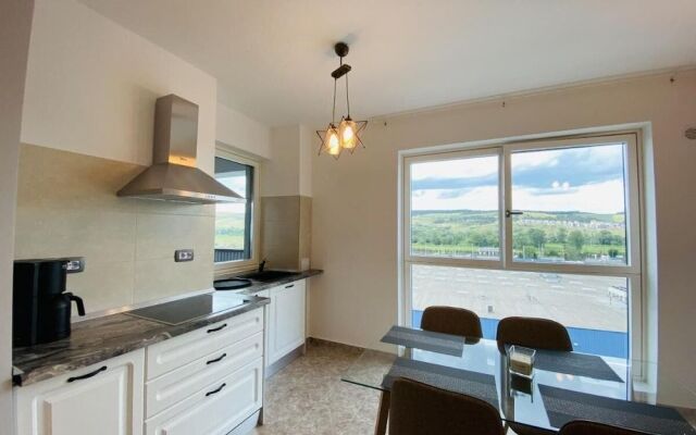 Deluxe Apartment with Balcony & Parking