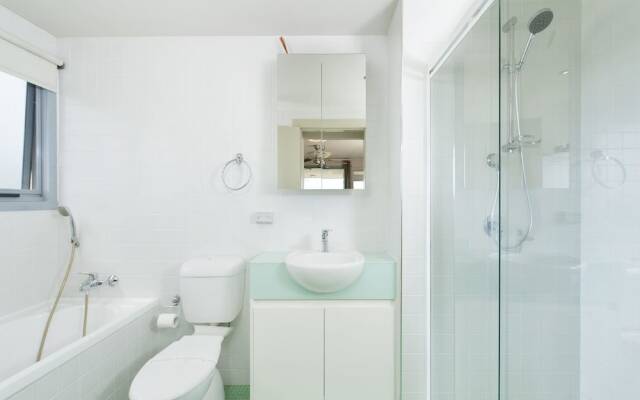 Bayview Apartments, Unit 12/42 Stockton Street