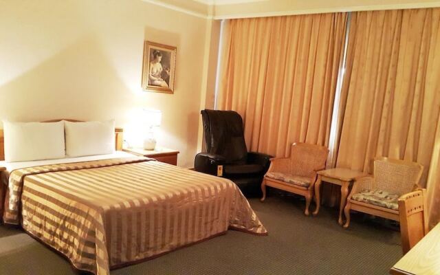 Yifeng Business Motel