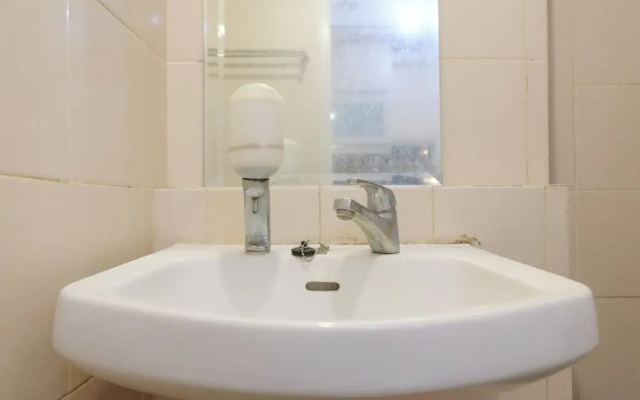 Good Deal Studio Apartment At Parahyangan Residence