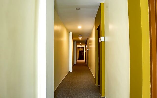 Oyo 90105 Towermas Hotel