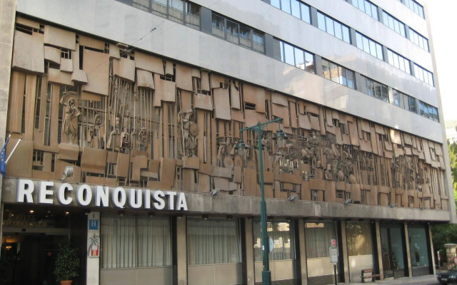 Hotel Reconquista