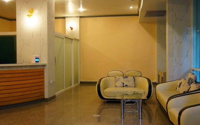 J Two S Pratunam Hotel (SHA Certified)