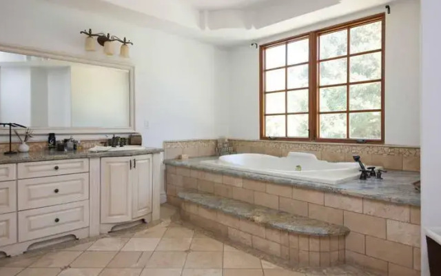 Encino 5 Bedroom House-Private Pool