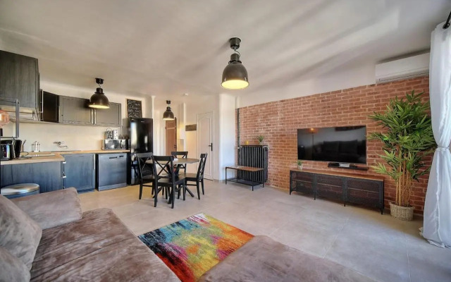 IMMOGROOM - Renovated - Loggia - Clear view - Parking common - AC - Wifi