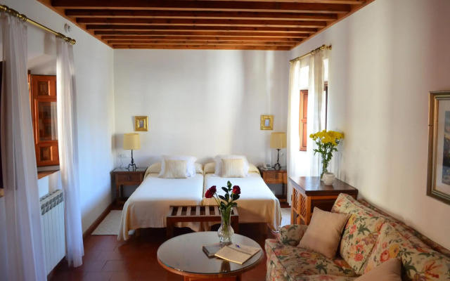 Santa Isabel la Real Hotel