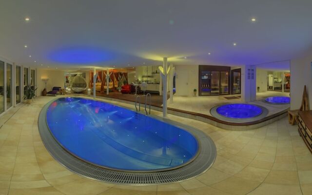 SUITES & SPA Hotel