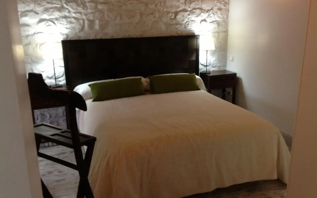 Apartamentos Rurales La Villa De Piedra