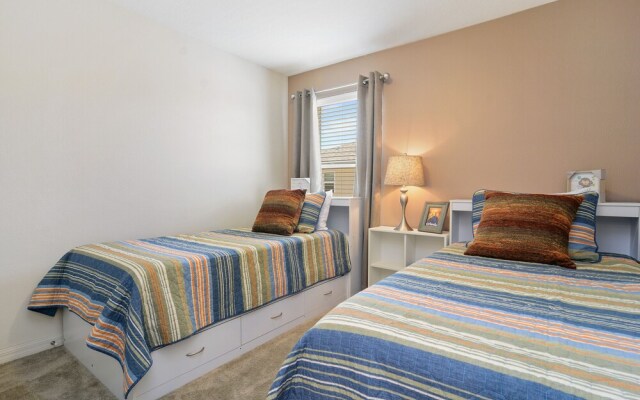 Four Bedroom Sleeps 10 w/GameRoom 5152A