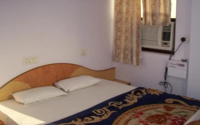 Shree Aditya Hotel