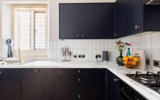 The Woking Wonder Captivating 3bdr Flat With Parking