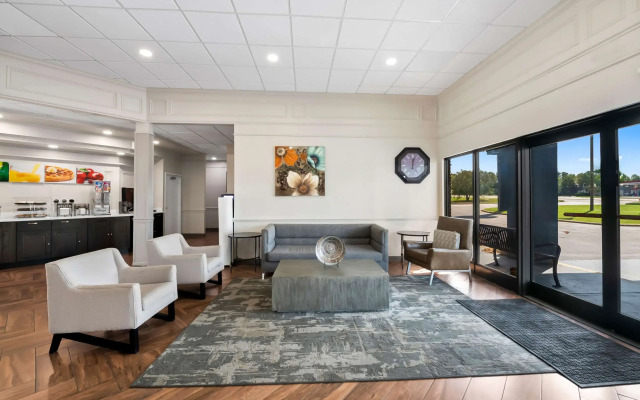 Quality Inn & Suites Fayetteville I-95