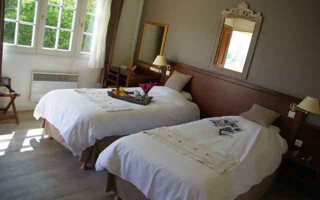 Logis Hôtel Les Nympheas