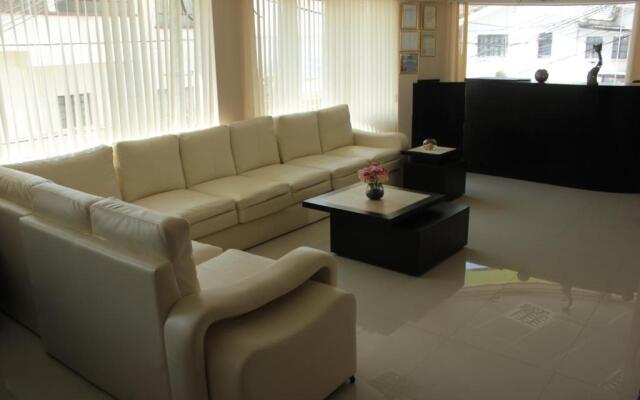 Almudena Apart Hotel
