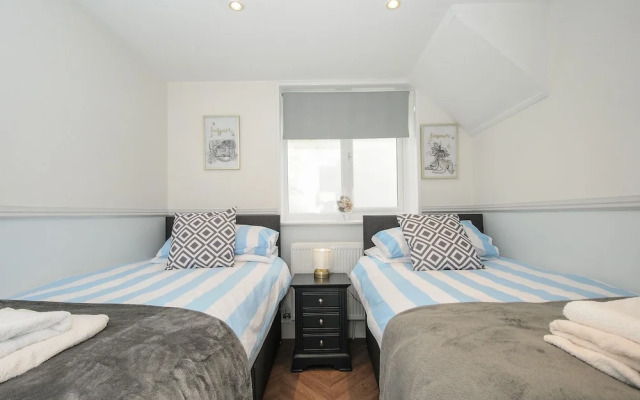 Curlew Lodge