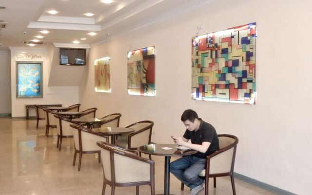De Galleria Hotel